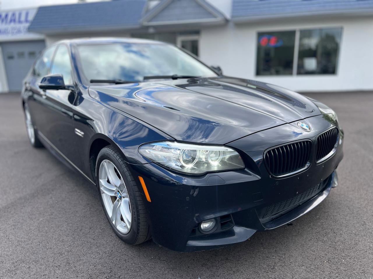 Used 2016 BMW 528i xDrive Sedan AWD/4WD image 5
