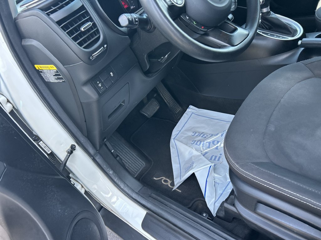 Used 2018 Kia Soul FWD image 11