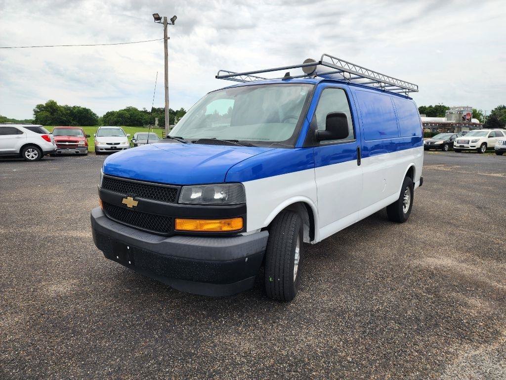 Used 2019 Chevrolet Express 2500 w/ Driver Convenience Package RWD image 11