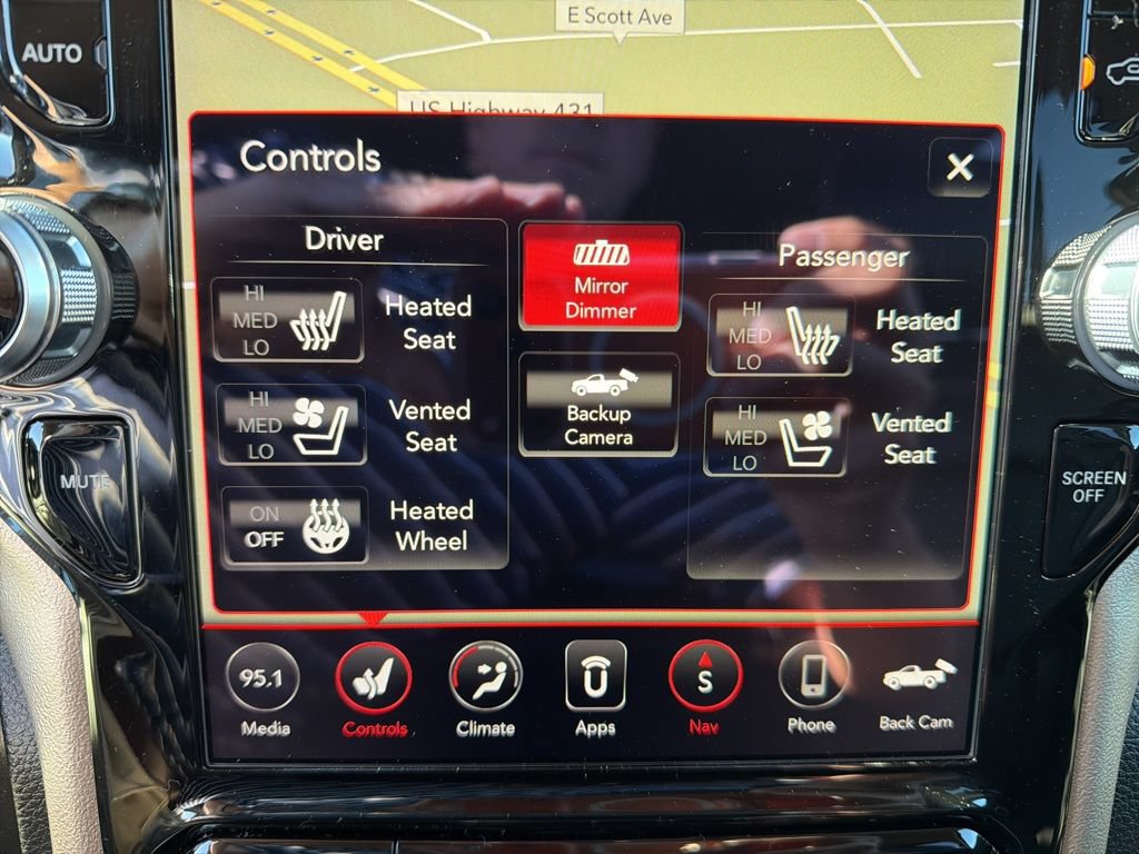 Used 2019 RAM 1500 Laramie AWD/4WD image 40
