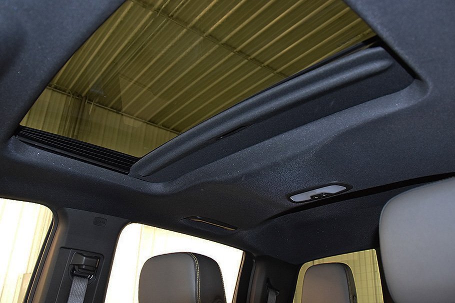 Used 2024 Chevrolet Colorado ZR2 w/ ZR2 Convenience Package III image 30