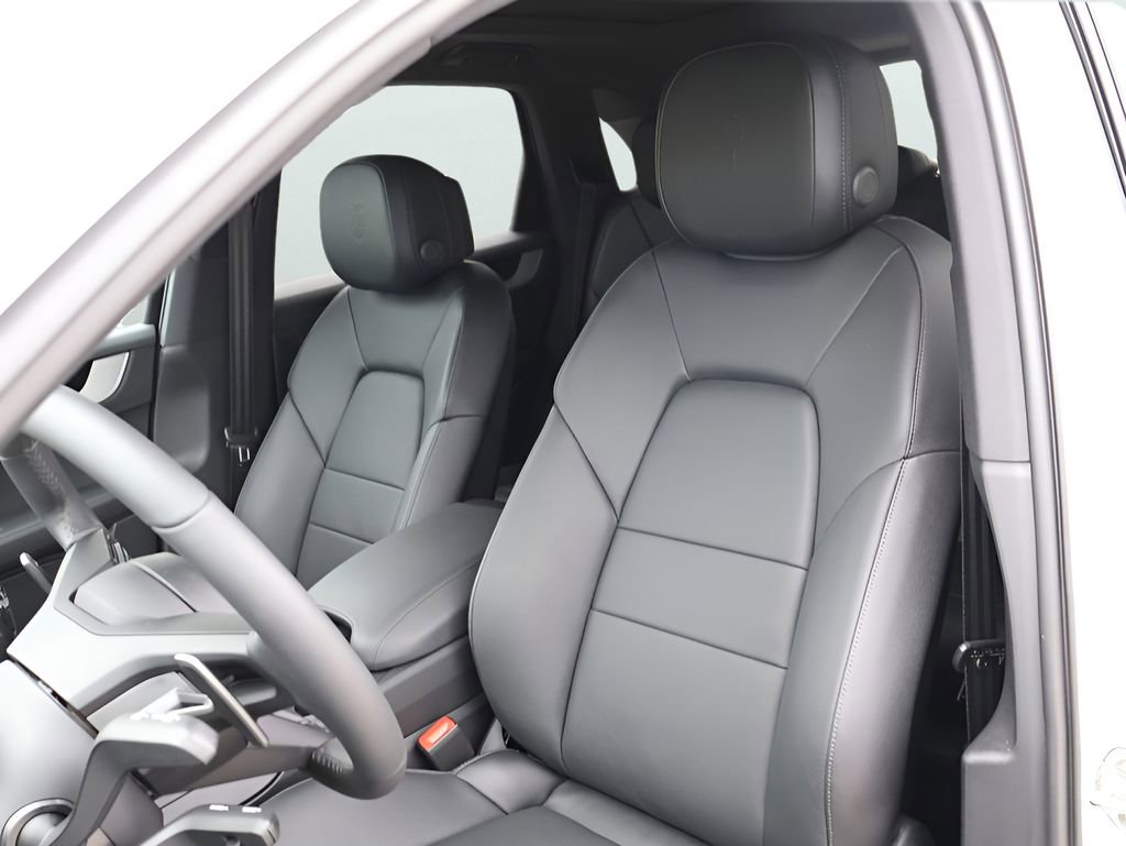 New 2026 Porsche Cayenne AWD/4WD image 5