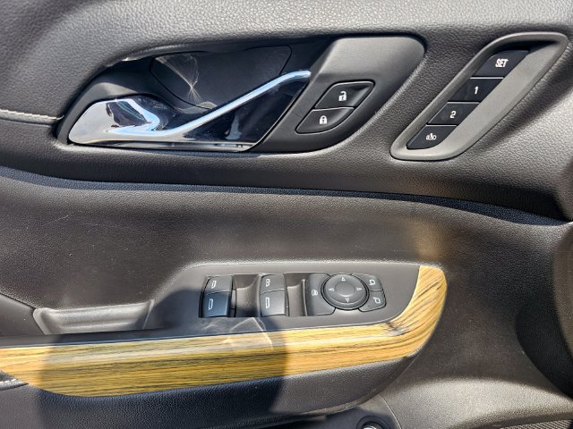 Used 2019 GMC Acadia Denali w/ Technology Package FWD image 32