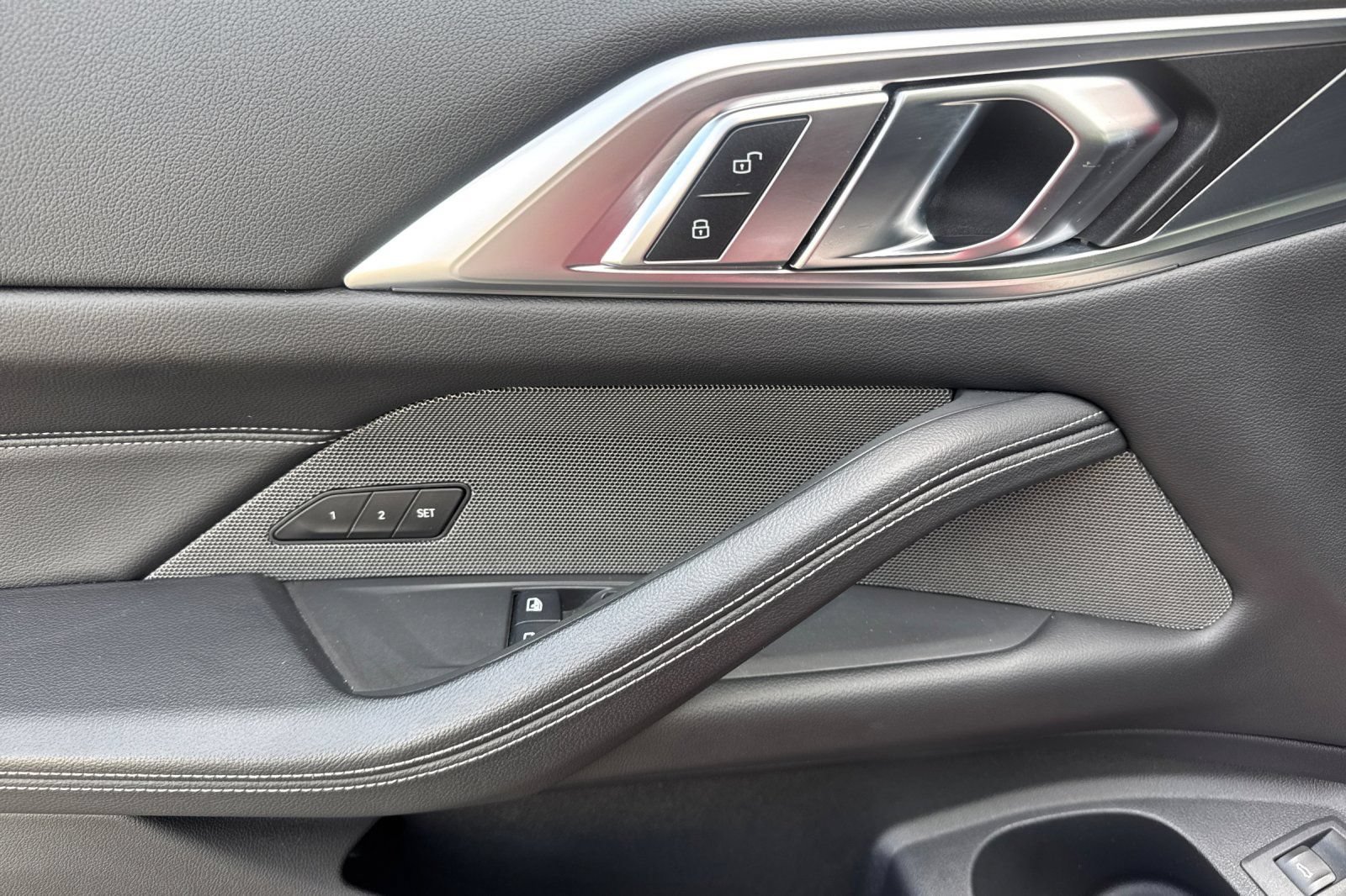 Used 2021 BMW 430i Coupe w/ M Sport Package RWD image 11