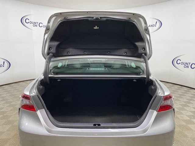 Used 2023 Toyota Camry SE image 6