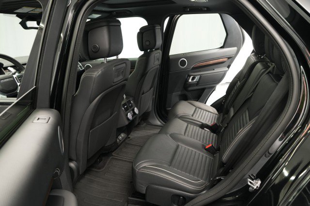 Used 2024 Land Rover Discovery Dynamic SE AWD/4WD image 54