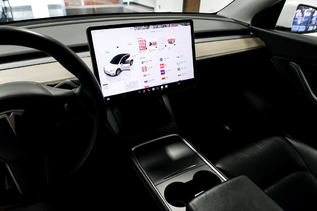 Used 2022 Tesla Model Y Long Range AWD/4WD image 19