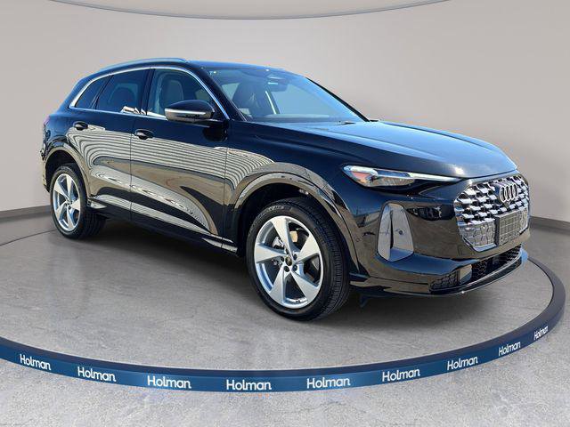 Used 2025 Audi Q5 Premium AWD/4WD image 4