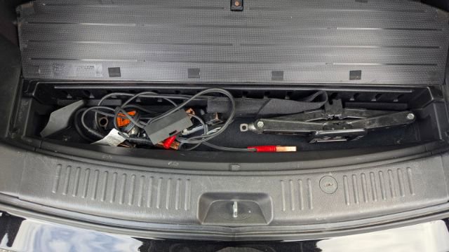 Used 2011 Kia Sorento SX image 15