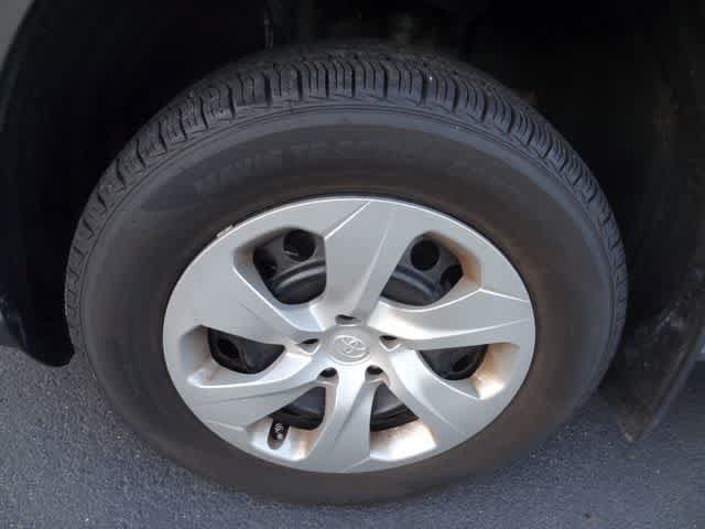 Used 2023 Toyota RAV4 LE AWD/4WD image 12