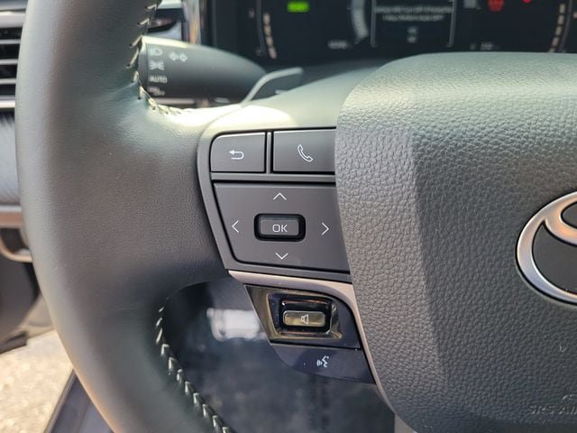 Used 2025 Toyota Camry SE FWD image 20