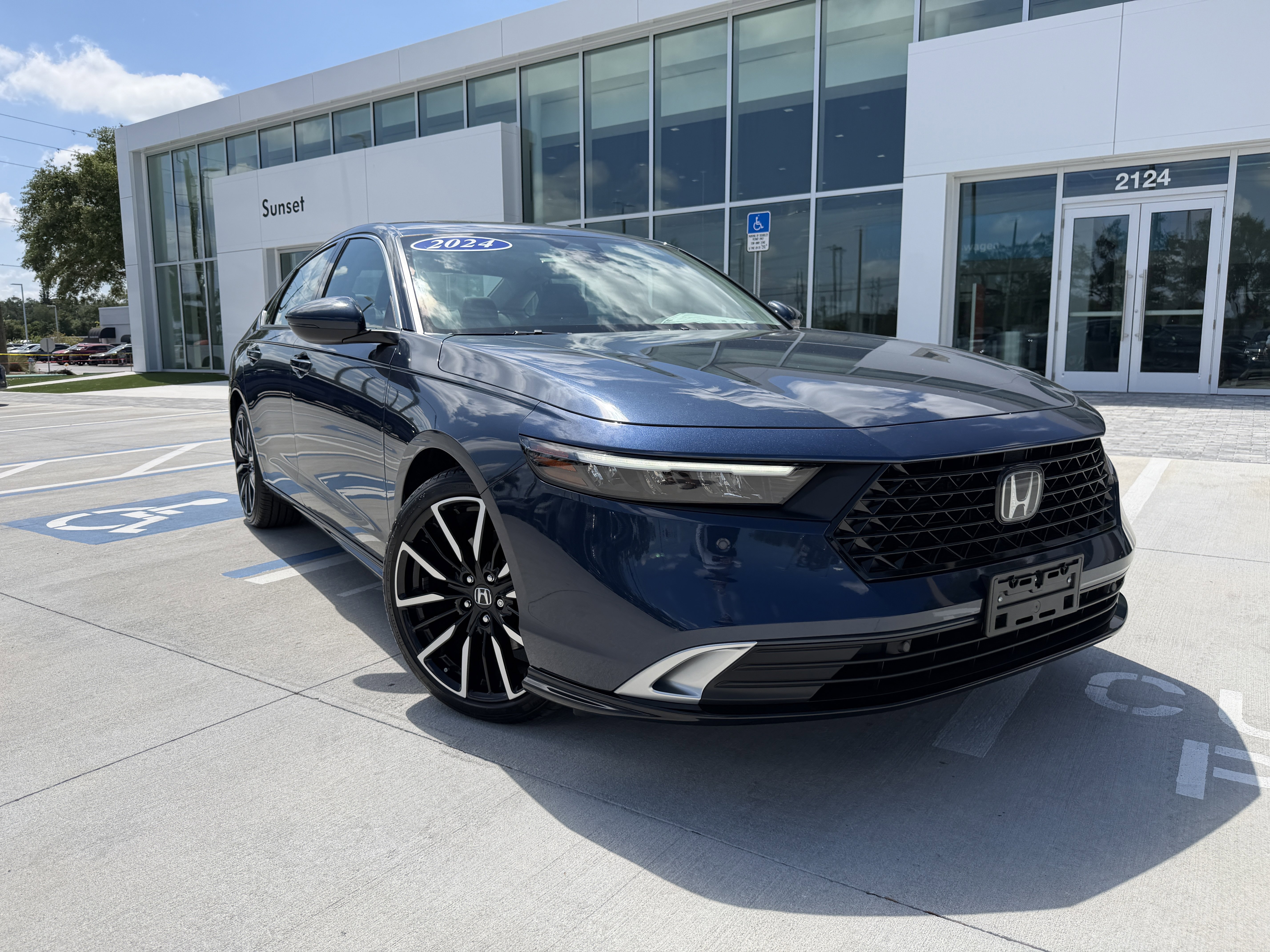 Used 2024 Honda Accord Touring image 1