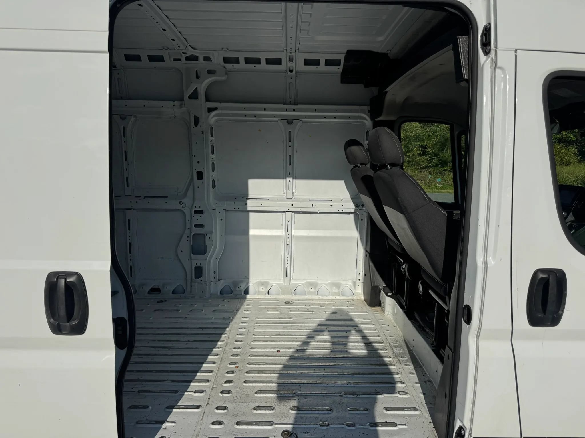 Used 2023 RAM ProMaster 2500 FWD image 16