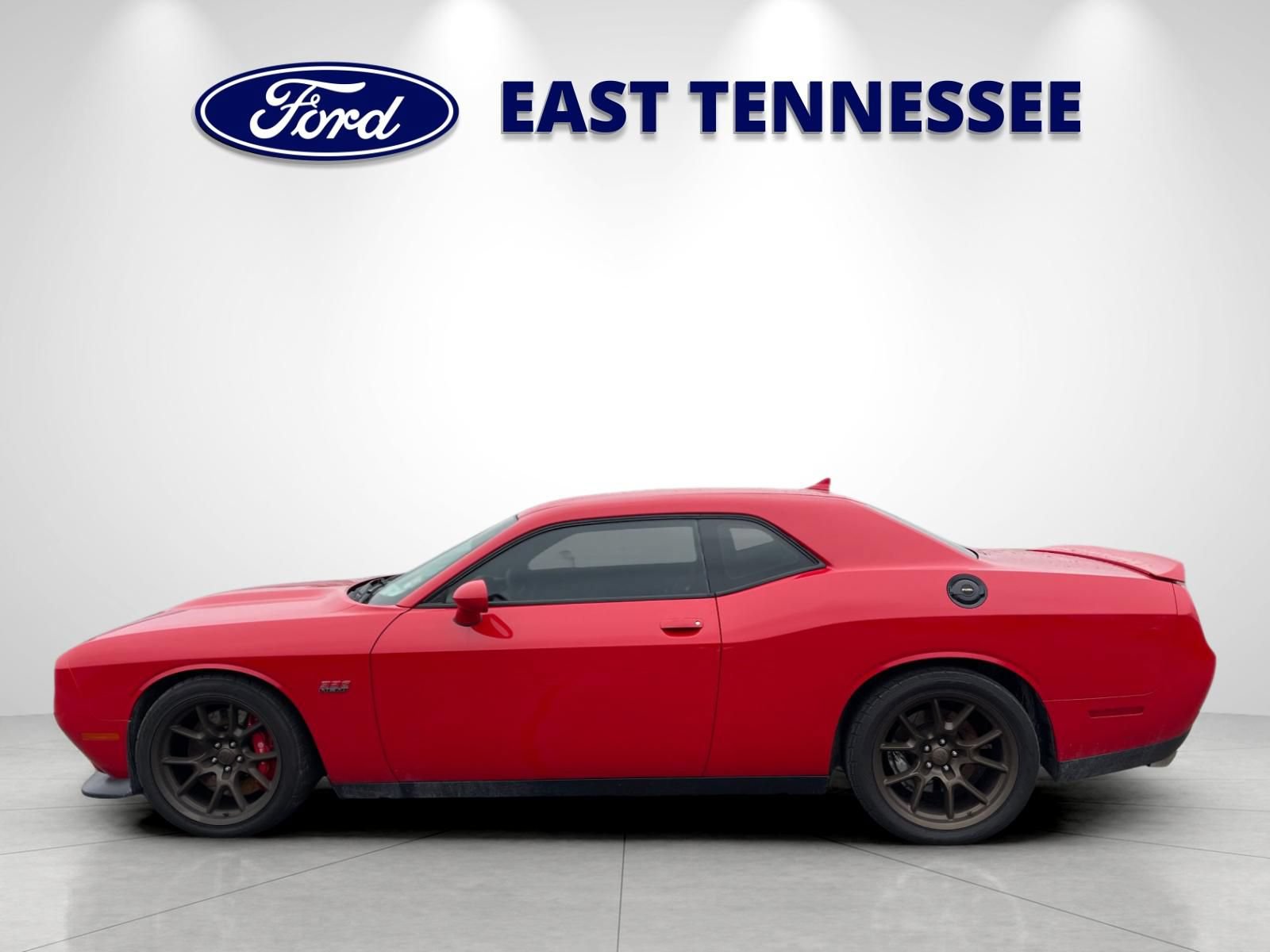 Used 2017 Dodge Challenger SRT w/ Technology Group RWD image 6