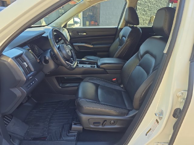 Used 2023 Nissan Pathfinder SL w/ SL Premium Package AWD/4WD image 11