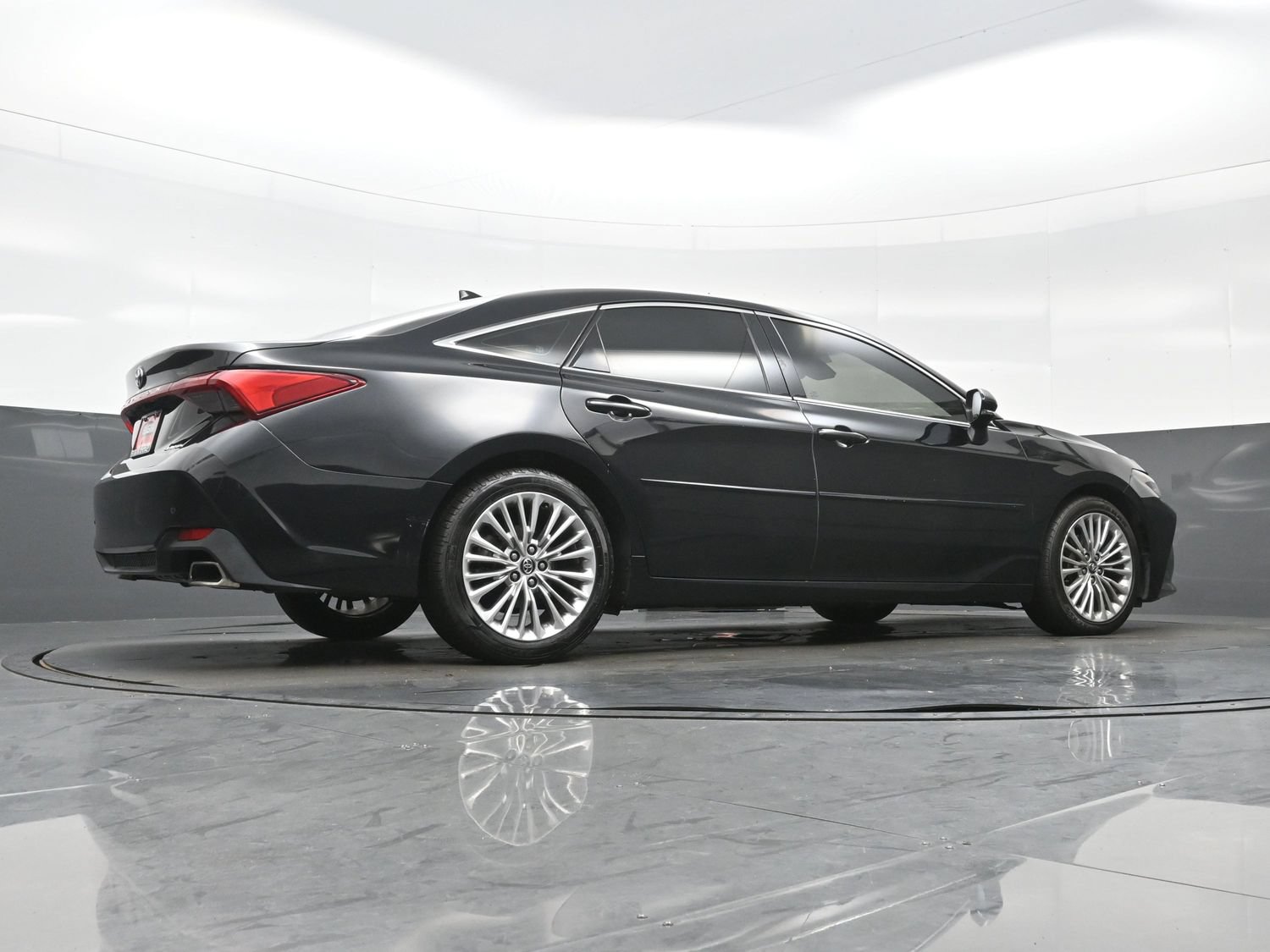 Used 2020 Toyota Avalon Limited w/ Advanced Safety Package FWD image 33