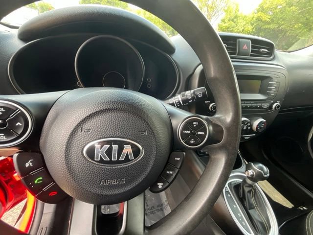 Used 2015 Kia Soul + FWD image 23