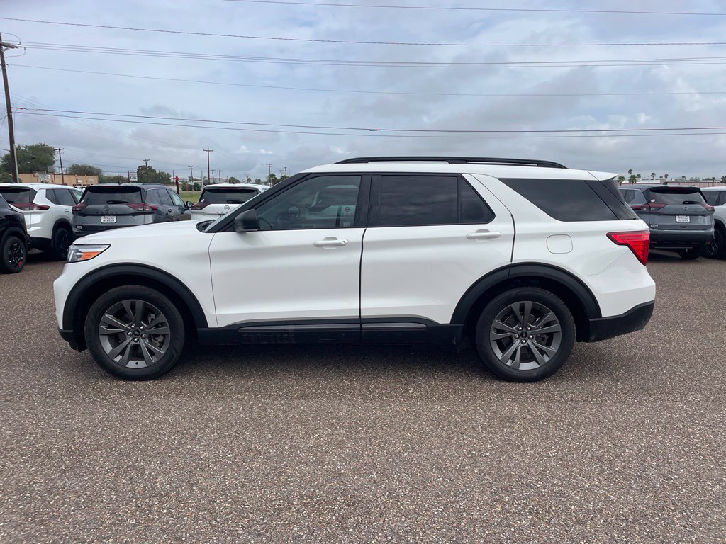 Used 2021 Ford Explorer XLT w/ Equipment Group 202A RWD image 4