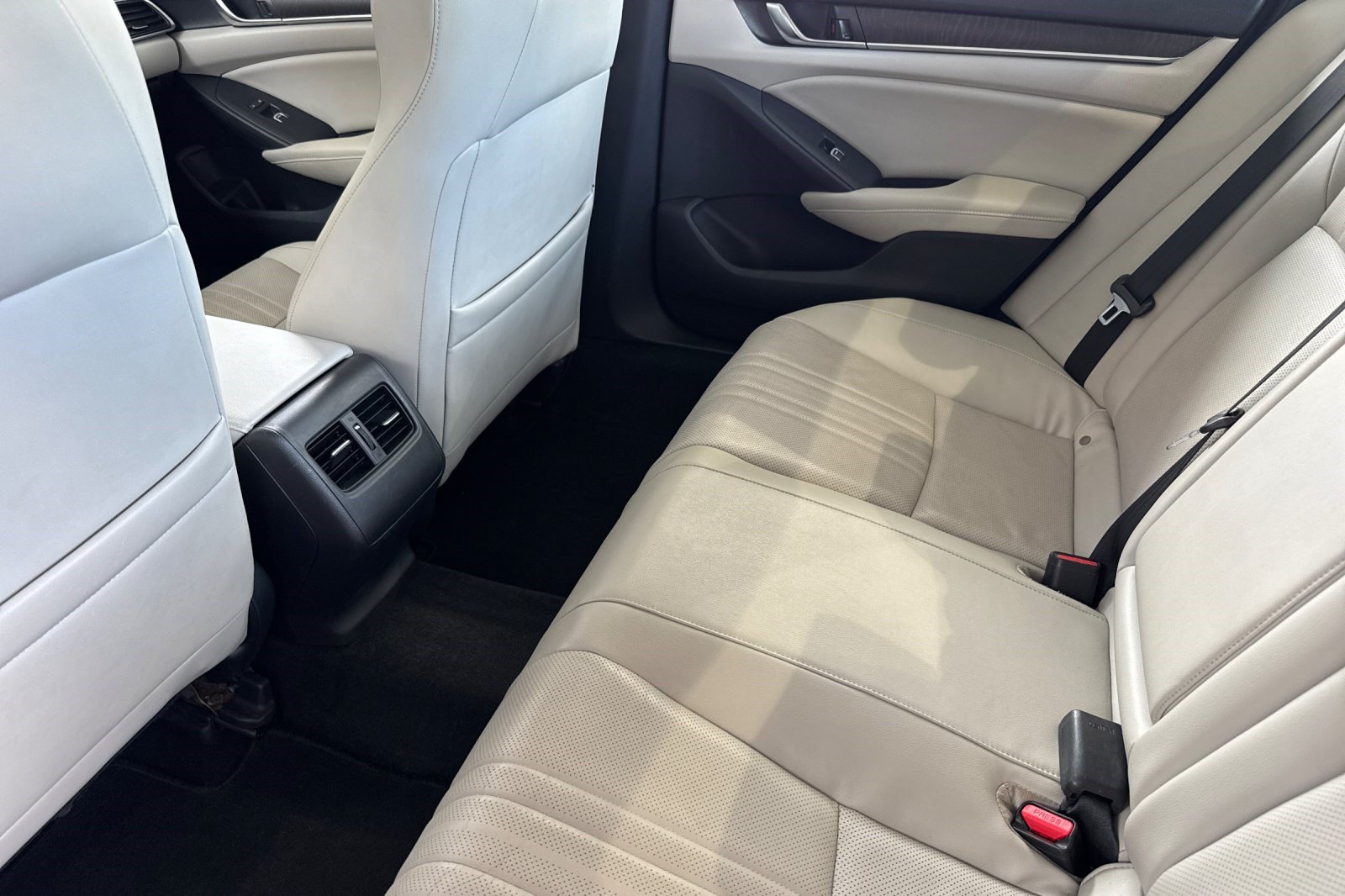 Used 2018 Honda Accord EX-L image 15