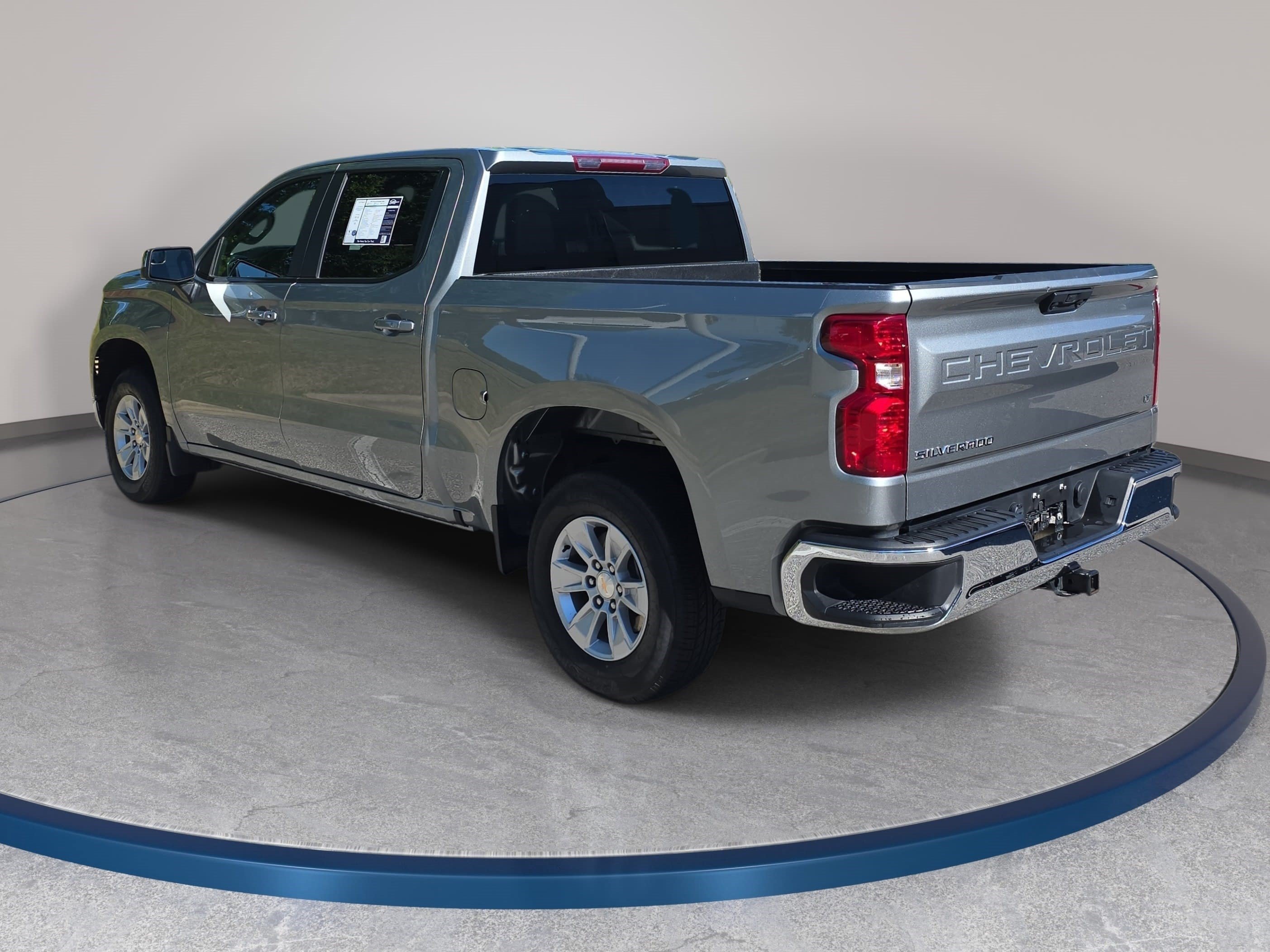 Used 2025 Chevrolet Silverado 1500 LT RWD image 8