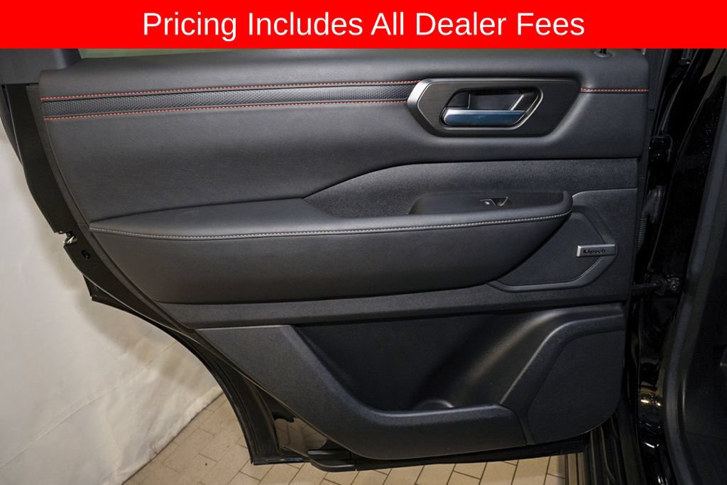 Certified 2025 Nissan Armada PRO-4X w/ Pro-4X Premium Package AWD/4WD image 12
