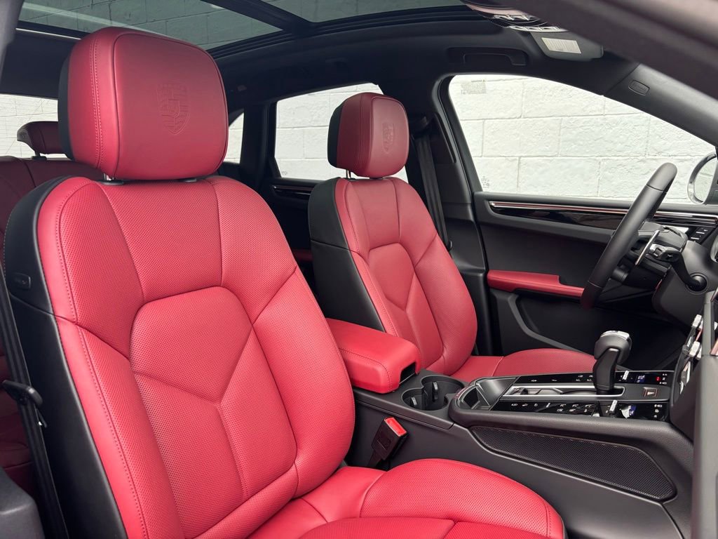 New 2026 Porsche Macan image 16