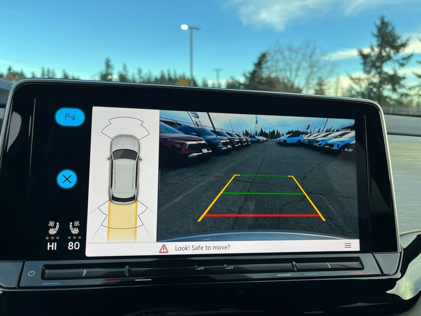 Used 2025 Volkswagen Atlas Cross Sport SE image 17