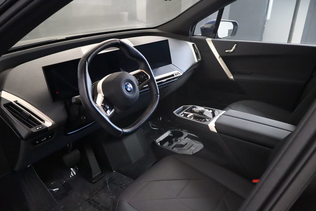 Used 2023 BMW iX xDrive50 AWD/4WD image 16