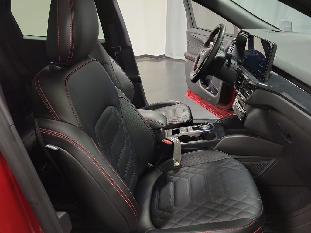 Used 2023 Ford Escape ST-Line Elite w/ Premium Technology Package AWD/4WD image 28