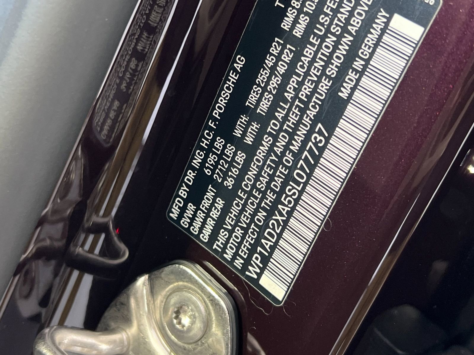 Certified 2025 Porsche Macan Electric image 36