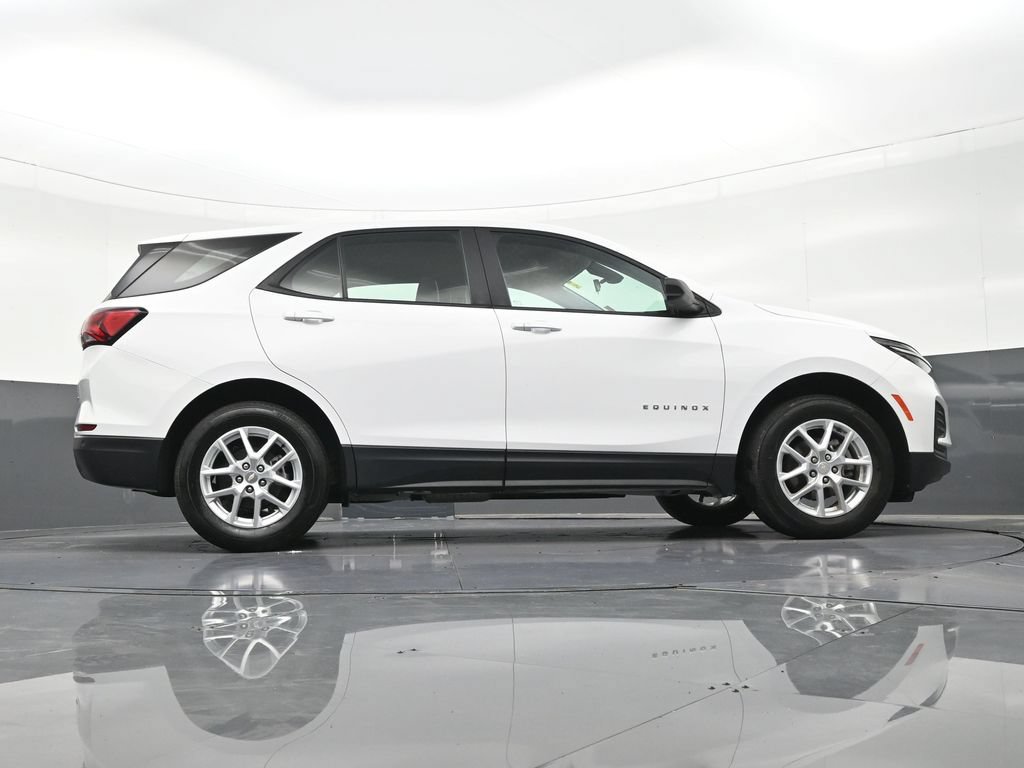 Used 2023 Chevrolet Equinox LS w/ Driver Confidence II Package AWD/4WD image 28