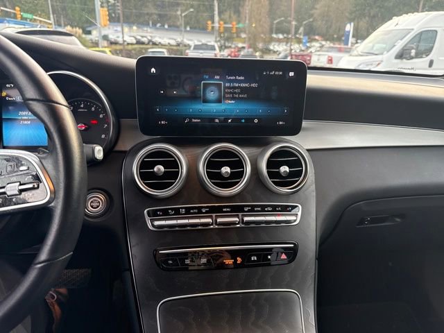 Used 2021 Mercedes-Benz GLC 300 4MATIC image 23