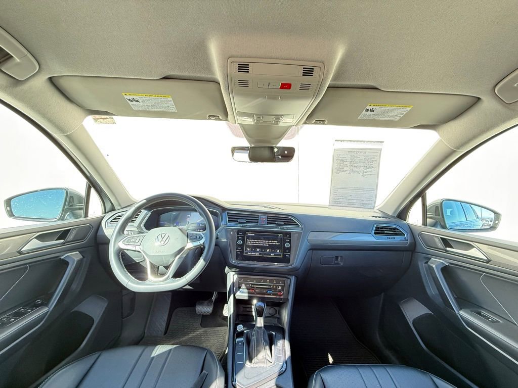 Certified 2023 Volkswagen Tiguan SE FWD image 11