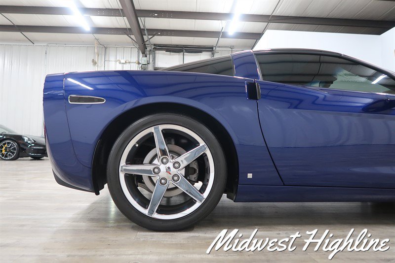 Used 2006 Chevrolet Corvette Coupe w/ Preferred Equipment Group RWD image 22