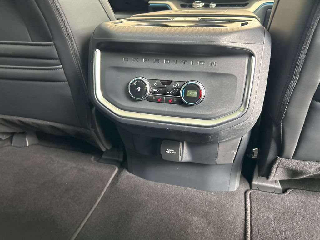 Used 2025 Ford Expedition Platinum AWD/4WD image 38