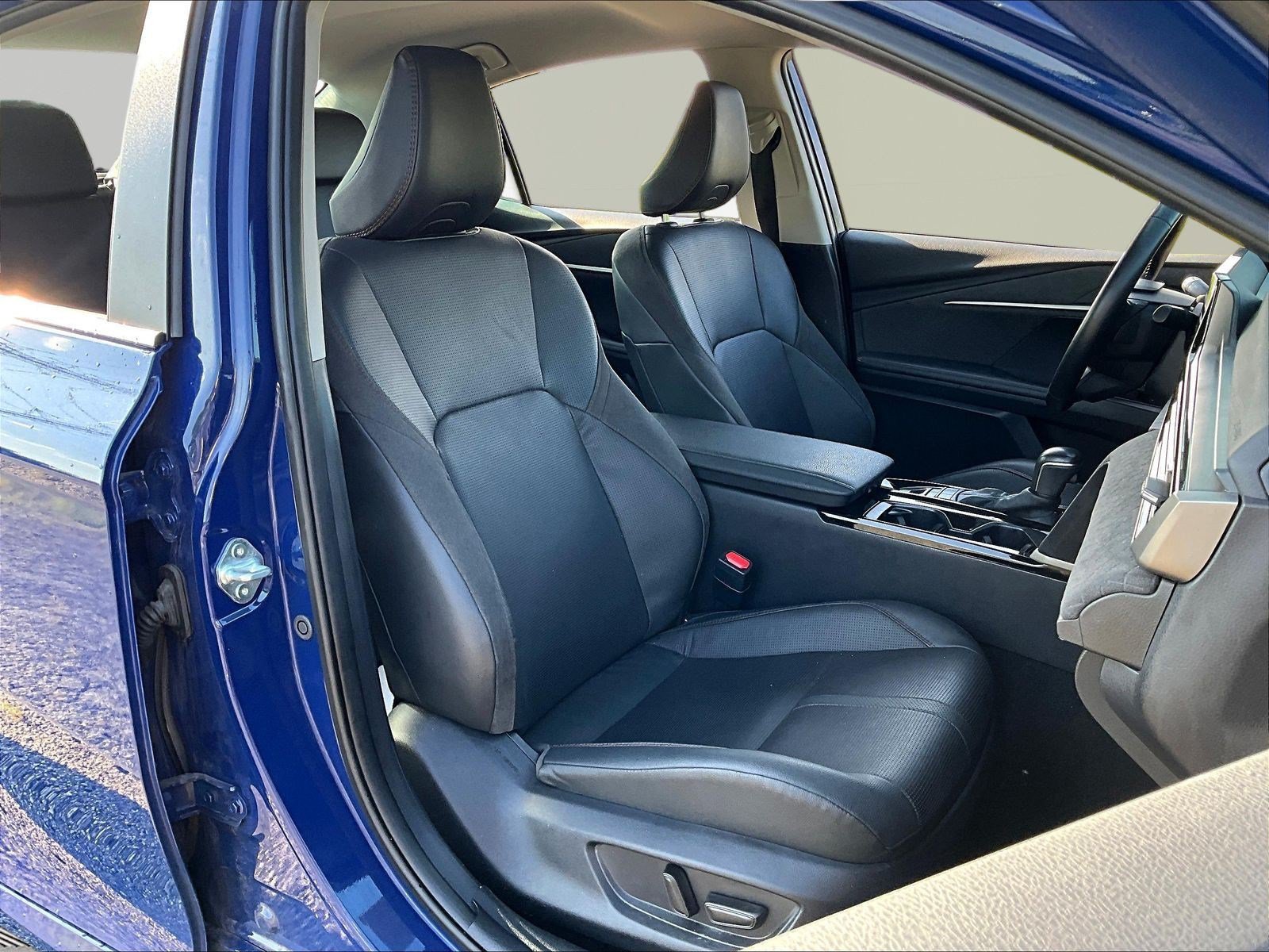 Used 2025 Toyota Camry XLE FWD image 28