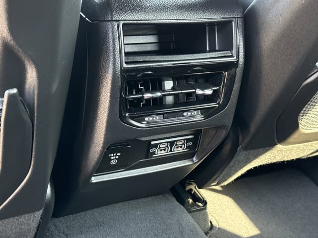 Used 2023 Jeep Grand Cherokee Altitude image 11