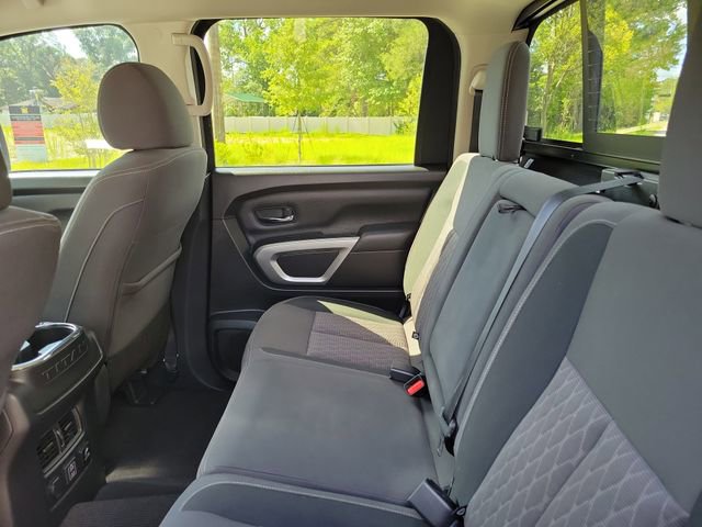 Used 2024 Nissan Titan SV w/ SV Convenience Package RWD image 13