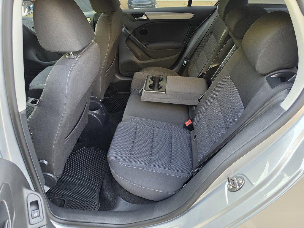 Used 2012 Volkswagen Golf 4-Door image 30