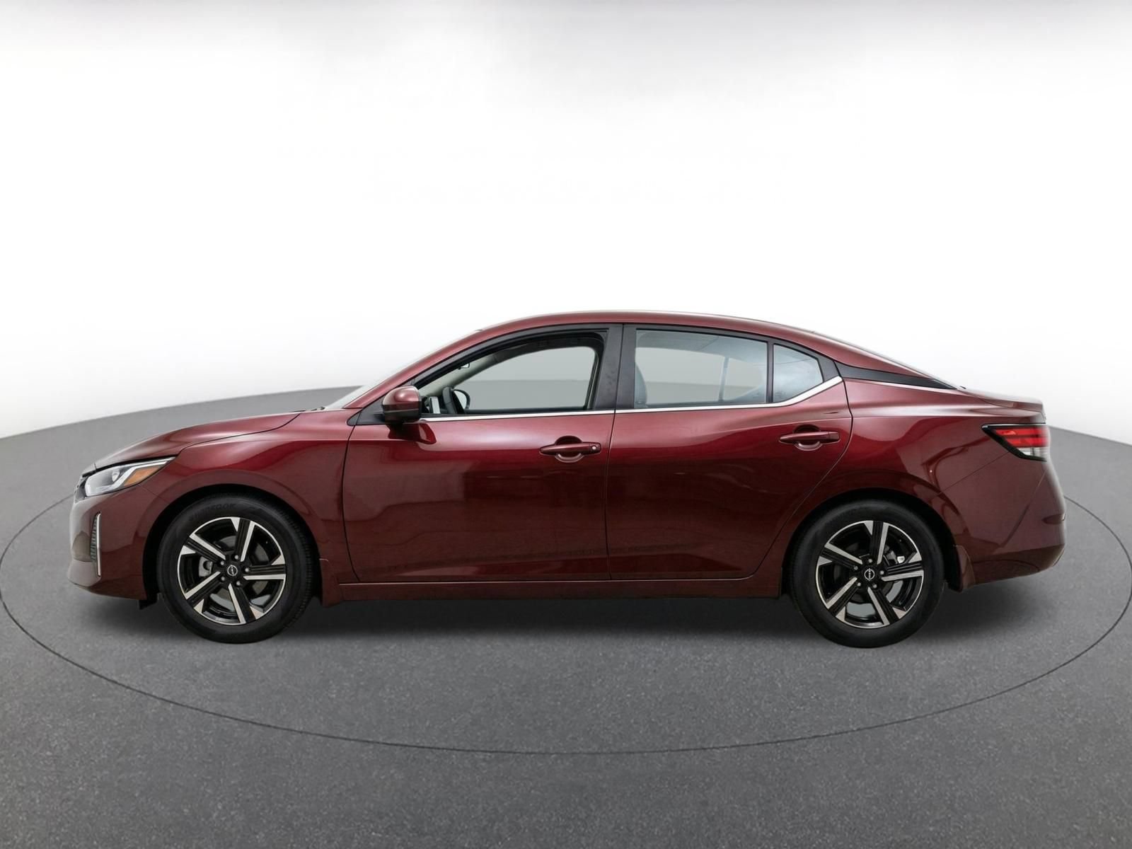 Used 2025 Nissan Sentra SV FWD image 4