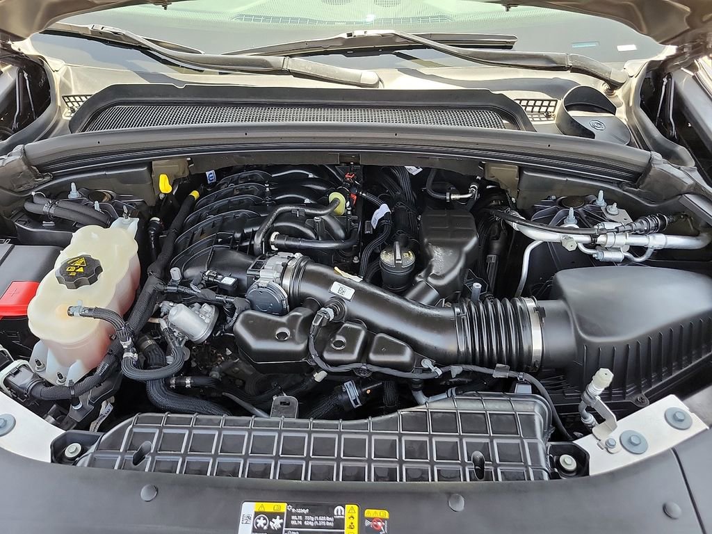 Used 2023 Jeep Grand Cherokee Altitude AWD/4WD image 13