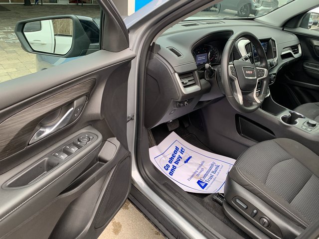 Used 2024 GMC Terrain SLE w/ Driver Convenience Package image 14