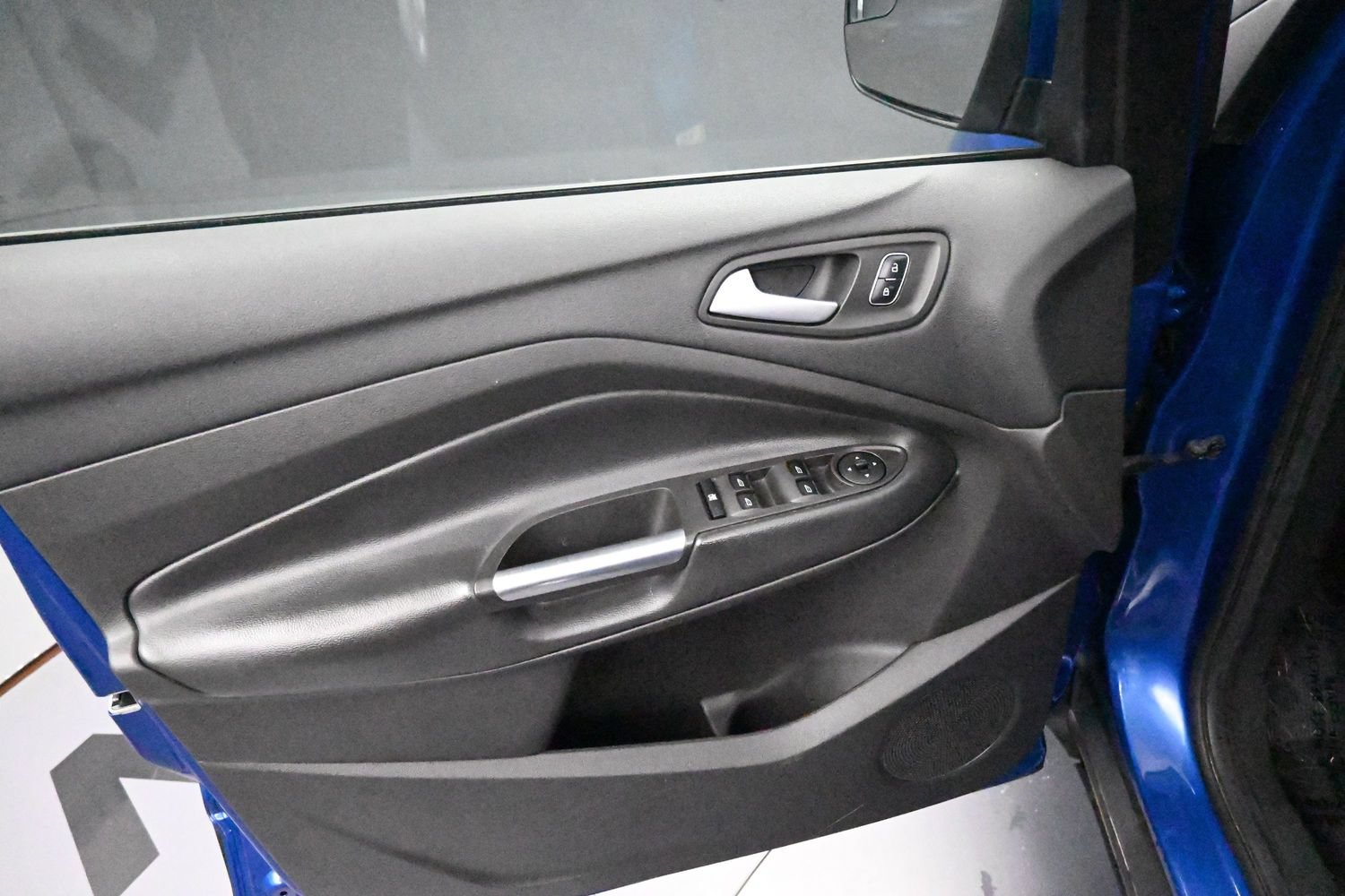 Used 2018 Ford Escape SE w/ SE Sync 3 Package FWD image 13