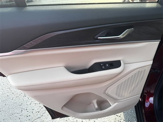 New 2025 Jeep Grand Cherokee Limited w/ Luxury Tech Group II image 20