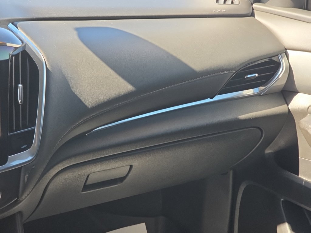 Used 2021 Chevrolet Traverse RS FWD image 34