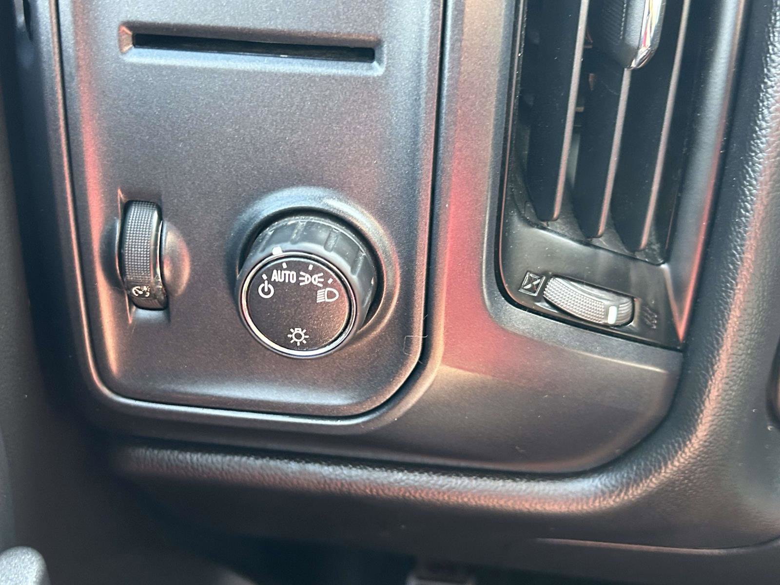 Used 2017 Chevrolet Silverado 1500 W/T AWD/4WD image 20