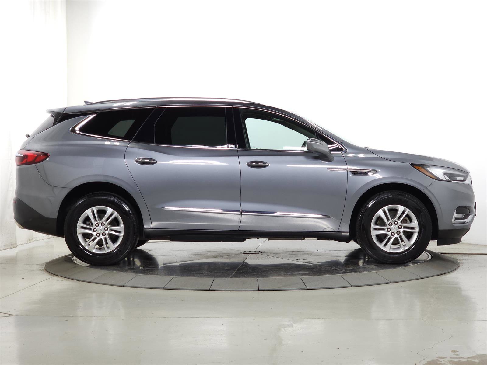 Used 2019 Buick Enclave Essence image 10