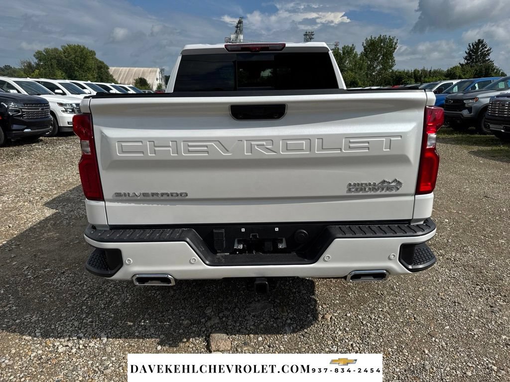 Used 2025 Chevrolet Silverado 1500 High Country w/ High Country Premium Package AWD/4WD image 4