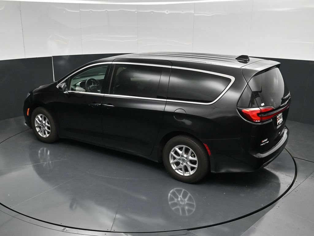 Used 2023 Chrysler Pacifica Touring-L FWD image 52
