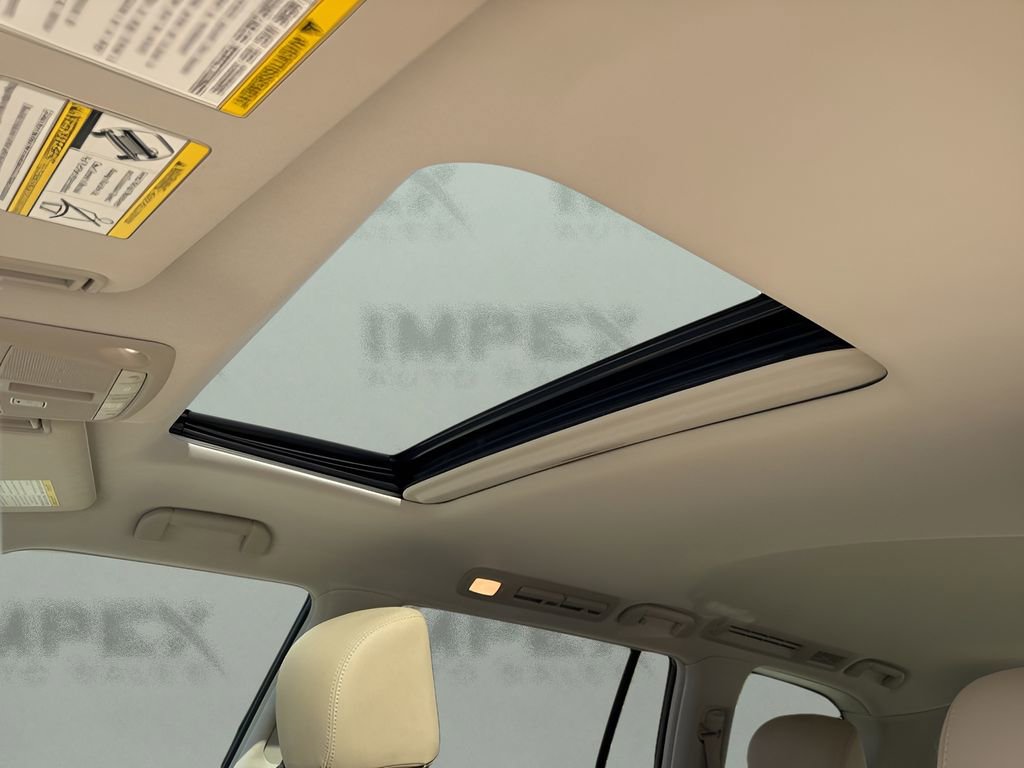 Used 2019 Nissan Armada Platinum w/ Captain's Chairs Package image 11